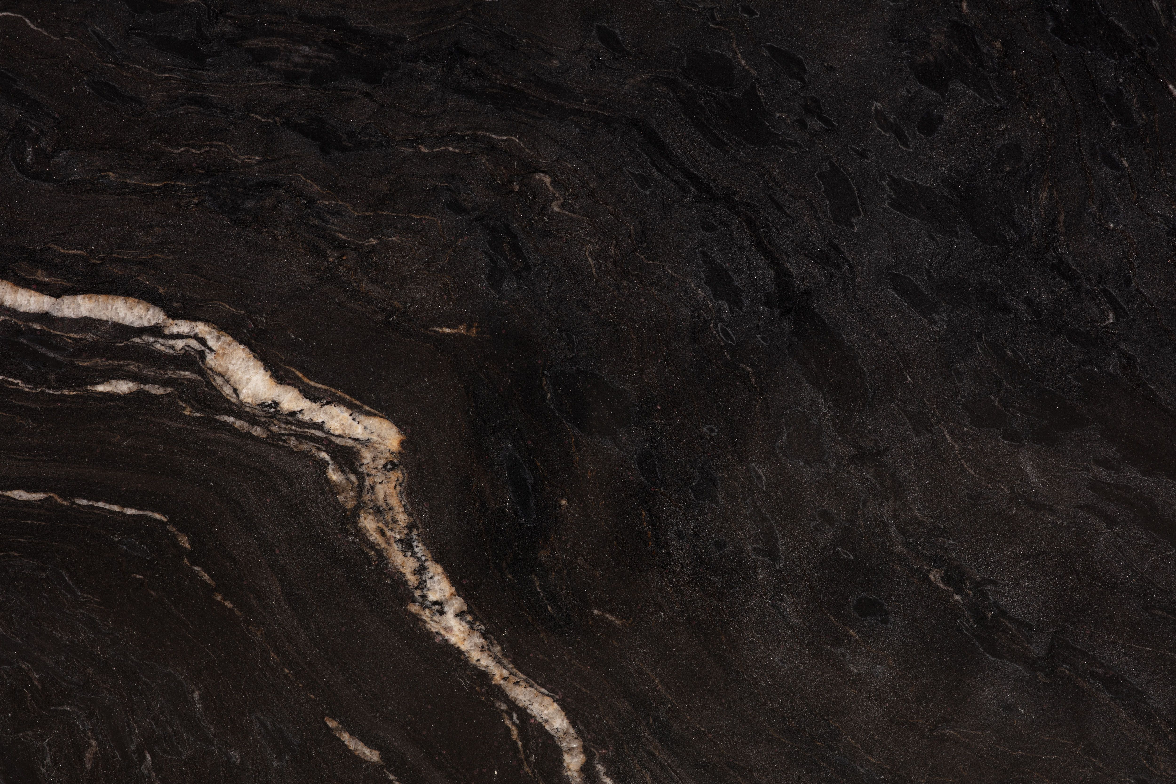 Слэб TITANIUM HIGHLINE 3280х1990х20 Гранит (полированный)