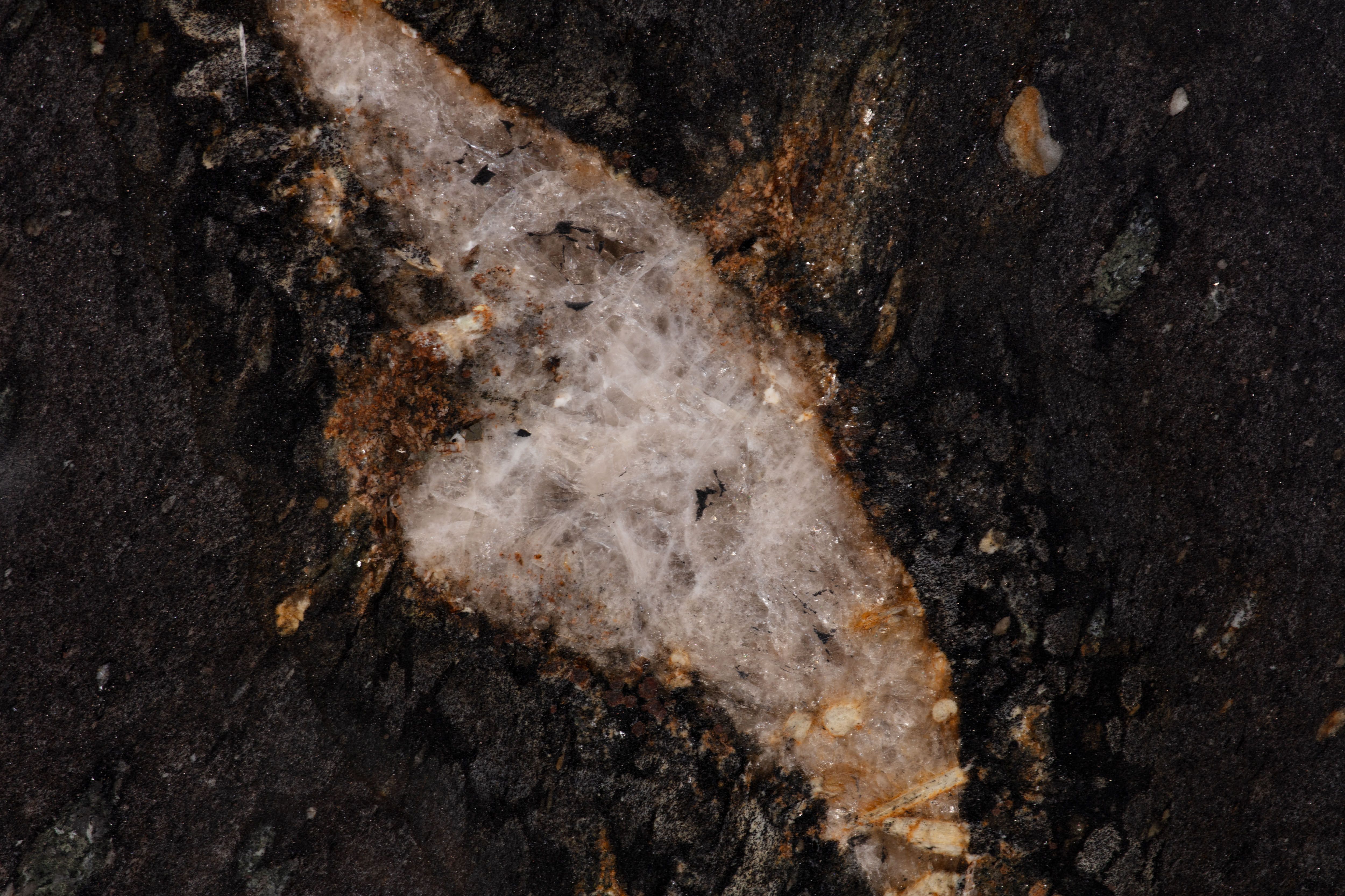 Слэб POWER BLACK 3220х2020х20 Гранит (полированный)