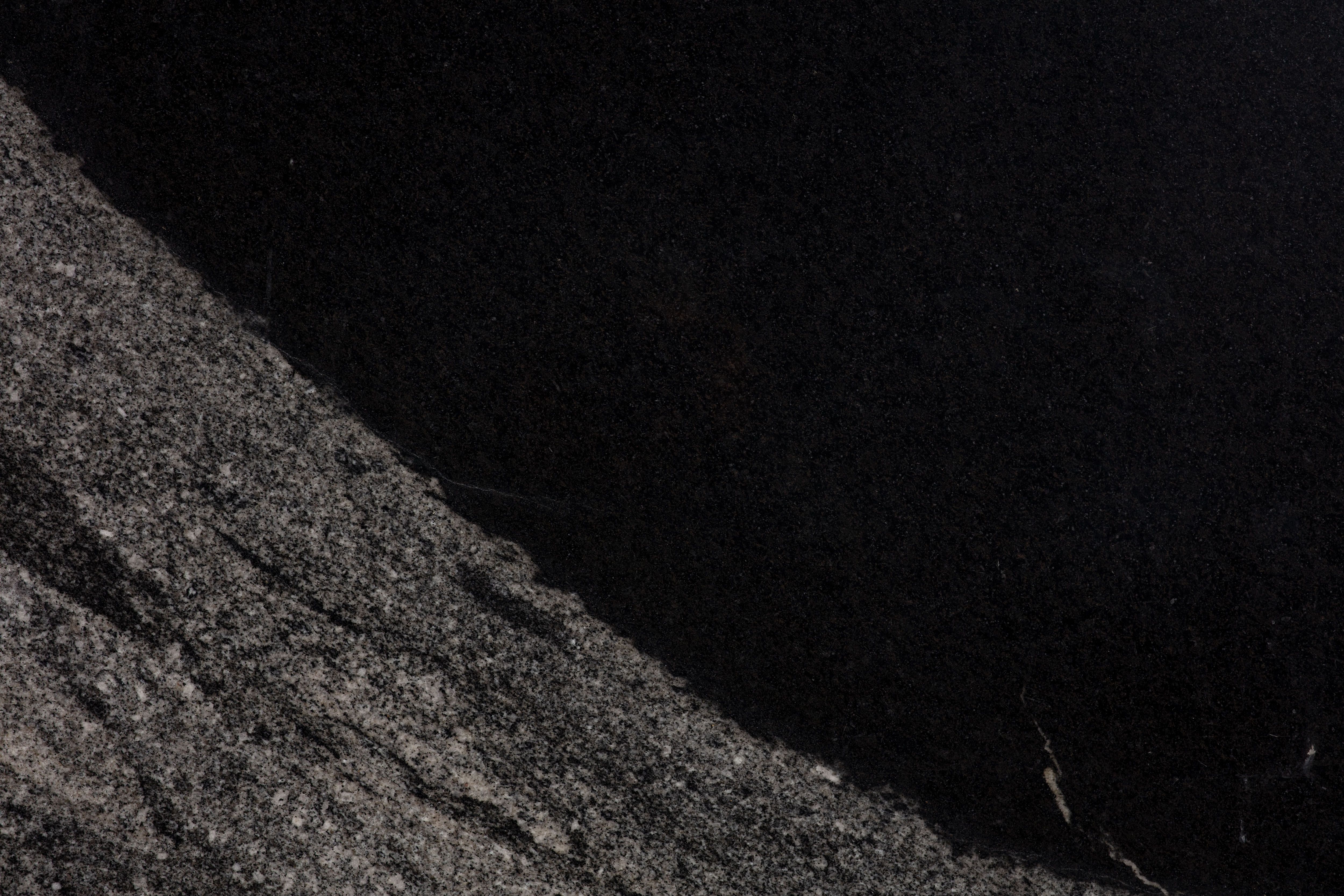 Слеб PYTHON BLACK 3270х1980х30 Граніт (полірований)