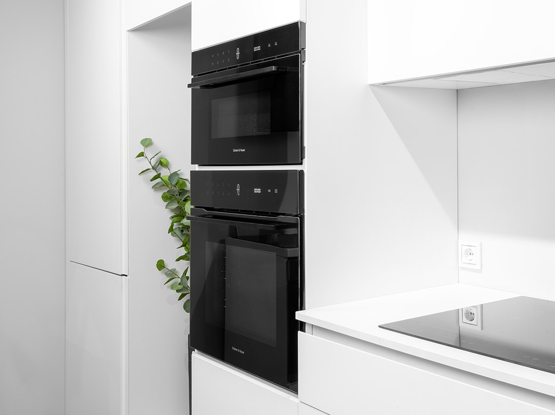 Духовой шкаф EOM 7009 BL (Gunter & Hauer)