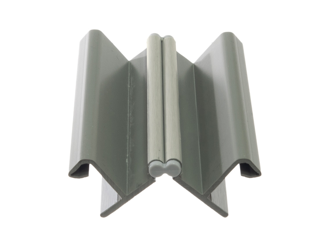 Угол универсальный к цоколю Volpato Н=100 никель браш