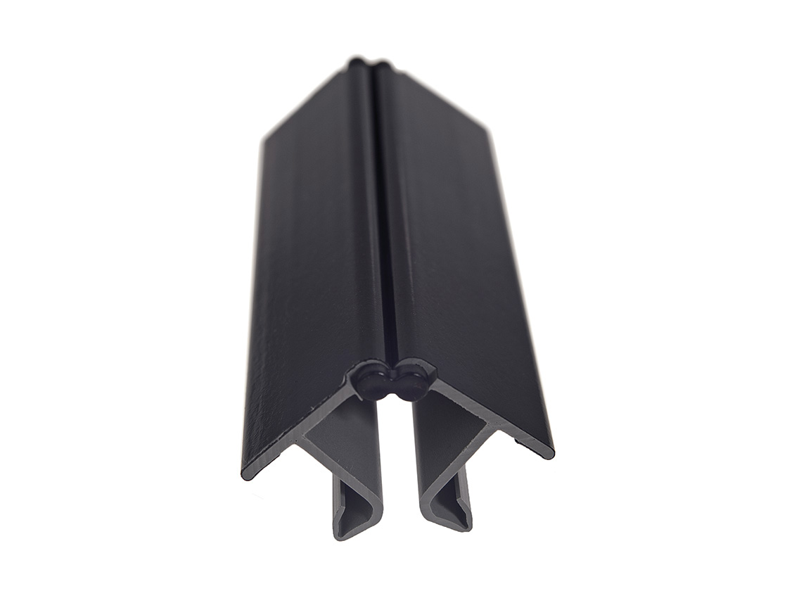 Кут до цоколю 90*-135* Volpato Н=100 чорний